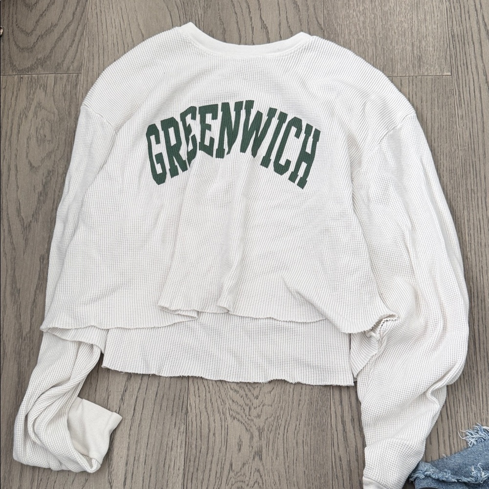 Brandy Melville White and Green Greenwich Sweatshirt